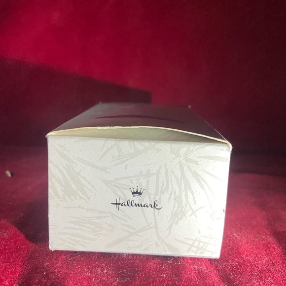 HALLMARK KEEPSAKE ORNAMENT 1994 - Picture 3 of 8